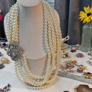 Statement faux Pearl Necklace Silver Rhinestone rose Guc